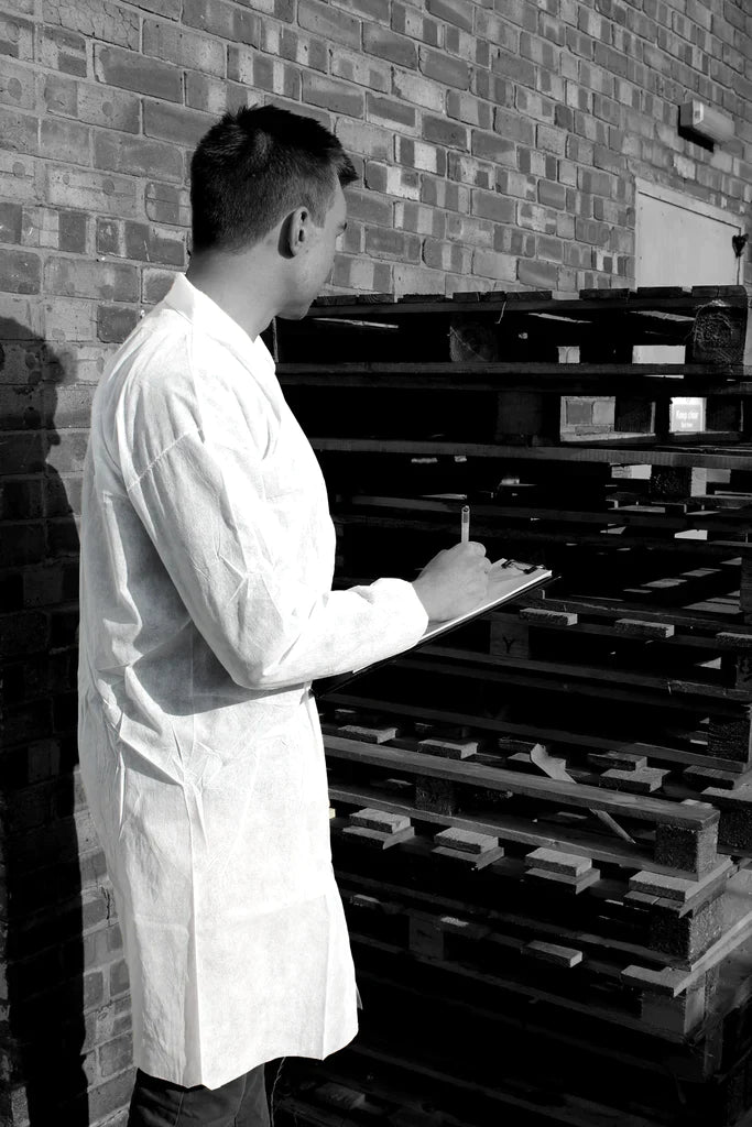 POLYPROPYLENE NON WOVEN LAB COAT 5PCS SIZE LARGE